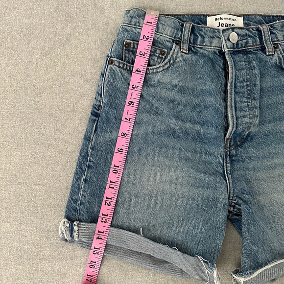 Reformation | High Waisted Denim Shorts, Size 24 ✨ - Picture 6 of 8